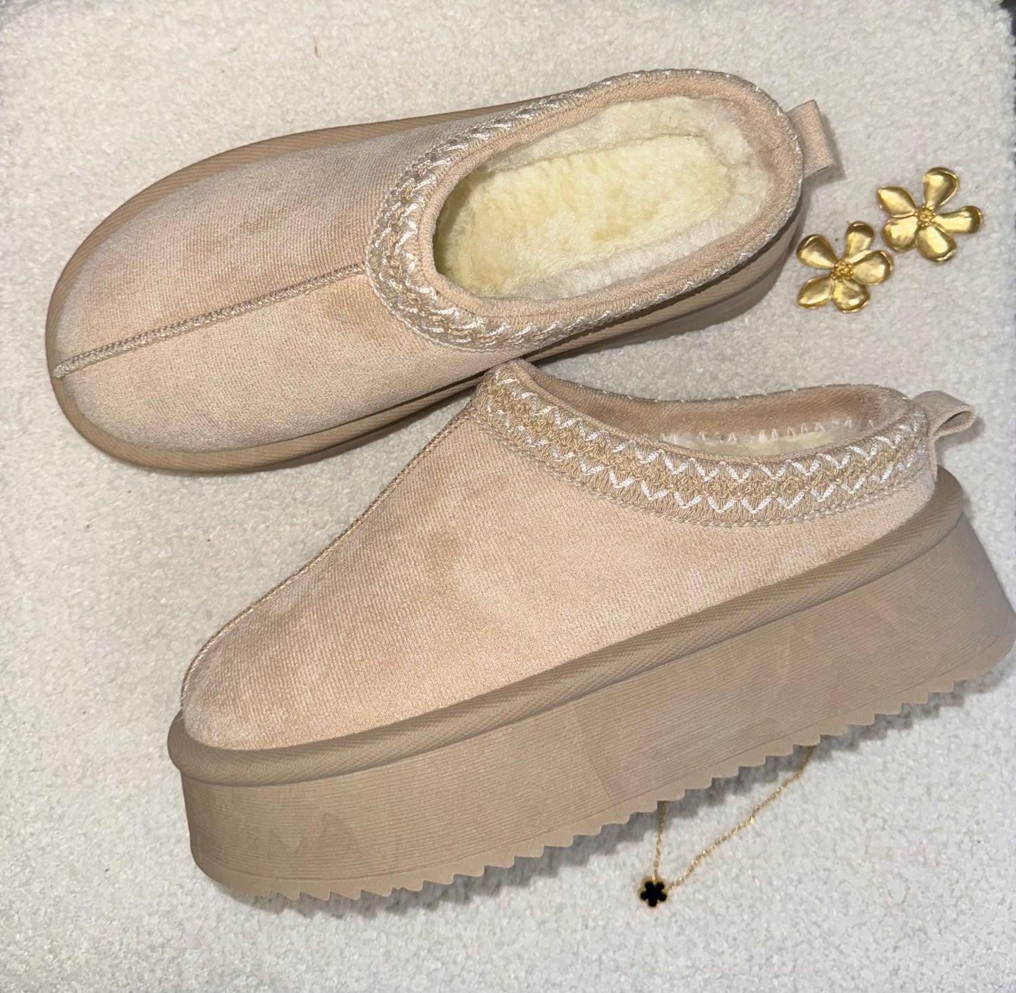 Uggs | beige