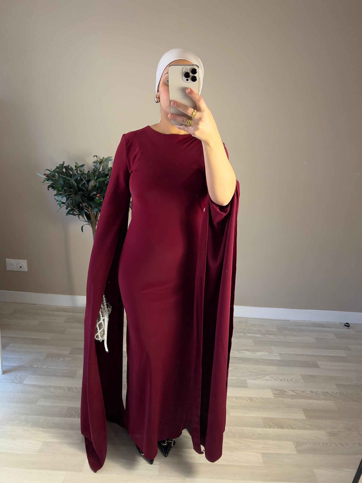 Robe ARAY en tissu fluide à manches fendues burgundy | Bordeaux