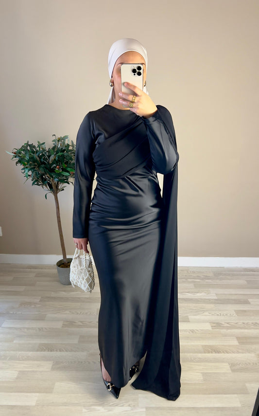 Robe longue en satin à voile sur les manches | Noir